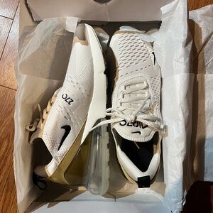 Nike Air Max 270 - Women’s 9.5